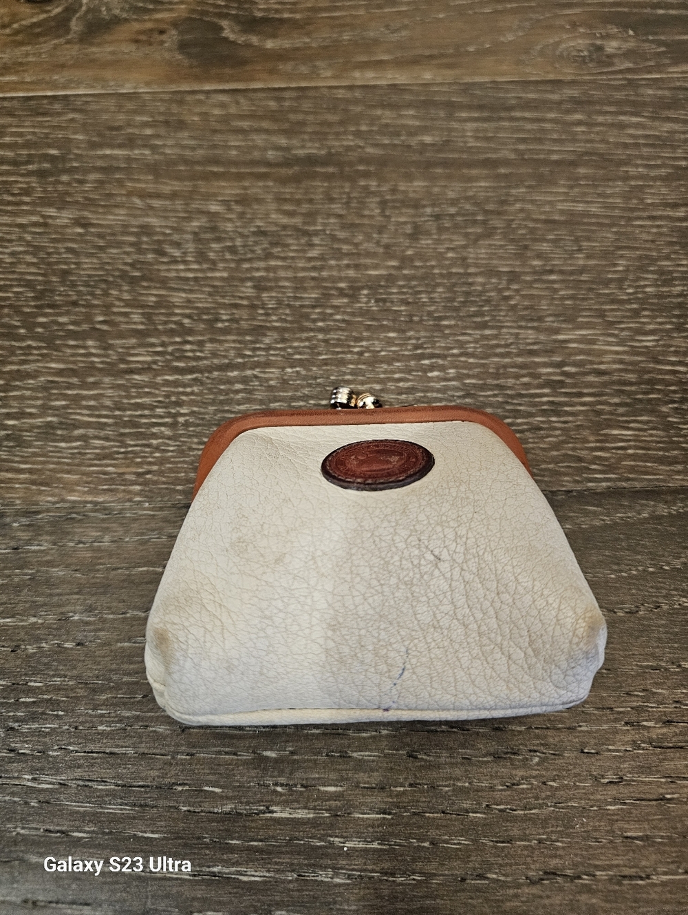 Dooney & Bourke Vintage White Pebbled Leather Coin Purse - Picture 5 of 10